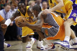 科比·布莱恩特|科比06年场均35.4分,那么在当赛季季后赛表现如何?