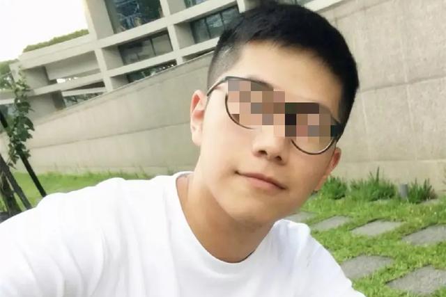 案例:女教师未穿胸罩被学生偷拍,因不雅视频曝光引发血案