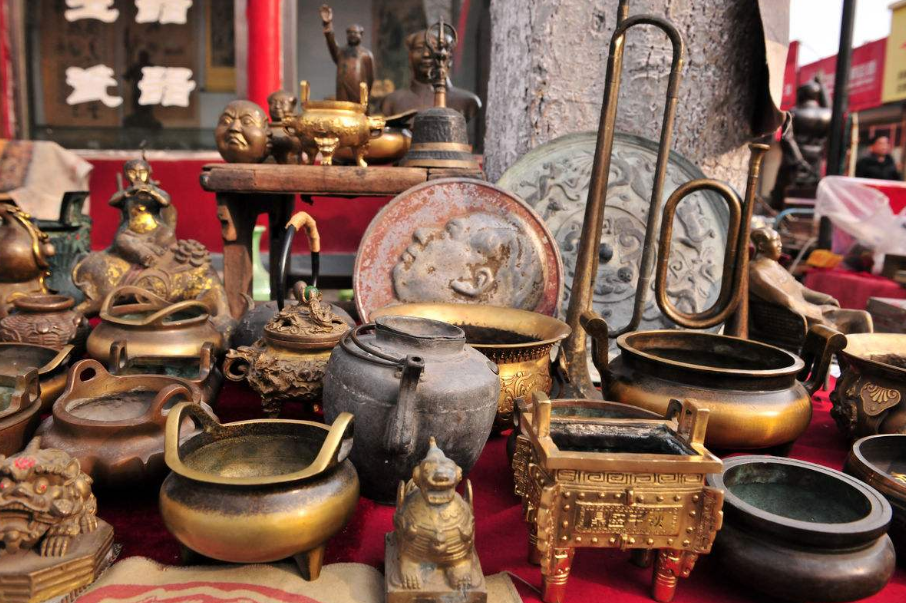 国宝帮究竟是个啥？！能将10块钱的地摊货包装成上亿国宝