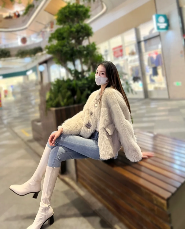 深蹲 为什么你穿皮草显胖又土气？发型搭配最关键，懂得人真不多