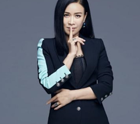 那英|凭借直言直语再次出圈,歌坛天后“傻大姐”,那英的30年娱乐圈闯荡历史