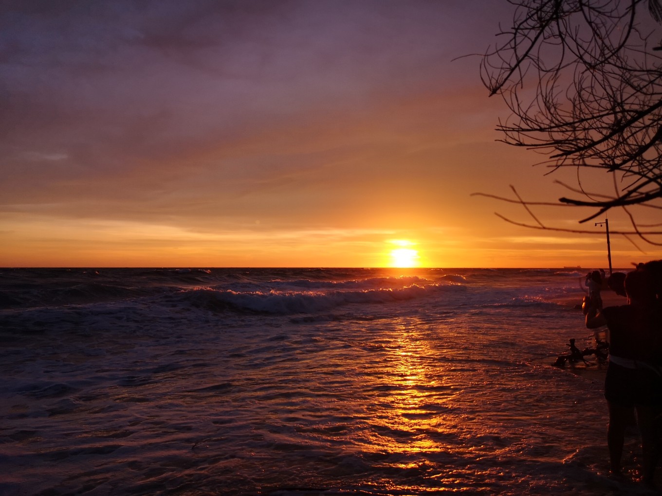 涠洲岛|北海旅游攻略|在北海涠洲岛邂逅了一场浪漫的日落
