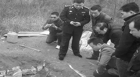 2011年,湖南小伙持续7天梦到亡母求救,报警后揭开感人真相