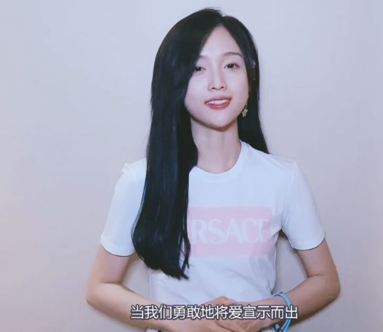 黑蟹|吴宣仪面部状态再惹争议？脸部发腮尖下巴抢镜，网友：像女企业家