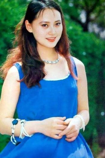 Angelababy|大宋佳女儿张楚楚:见证母亲46岁未婚生子后,34岁不敢婚恋