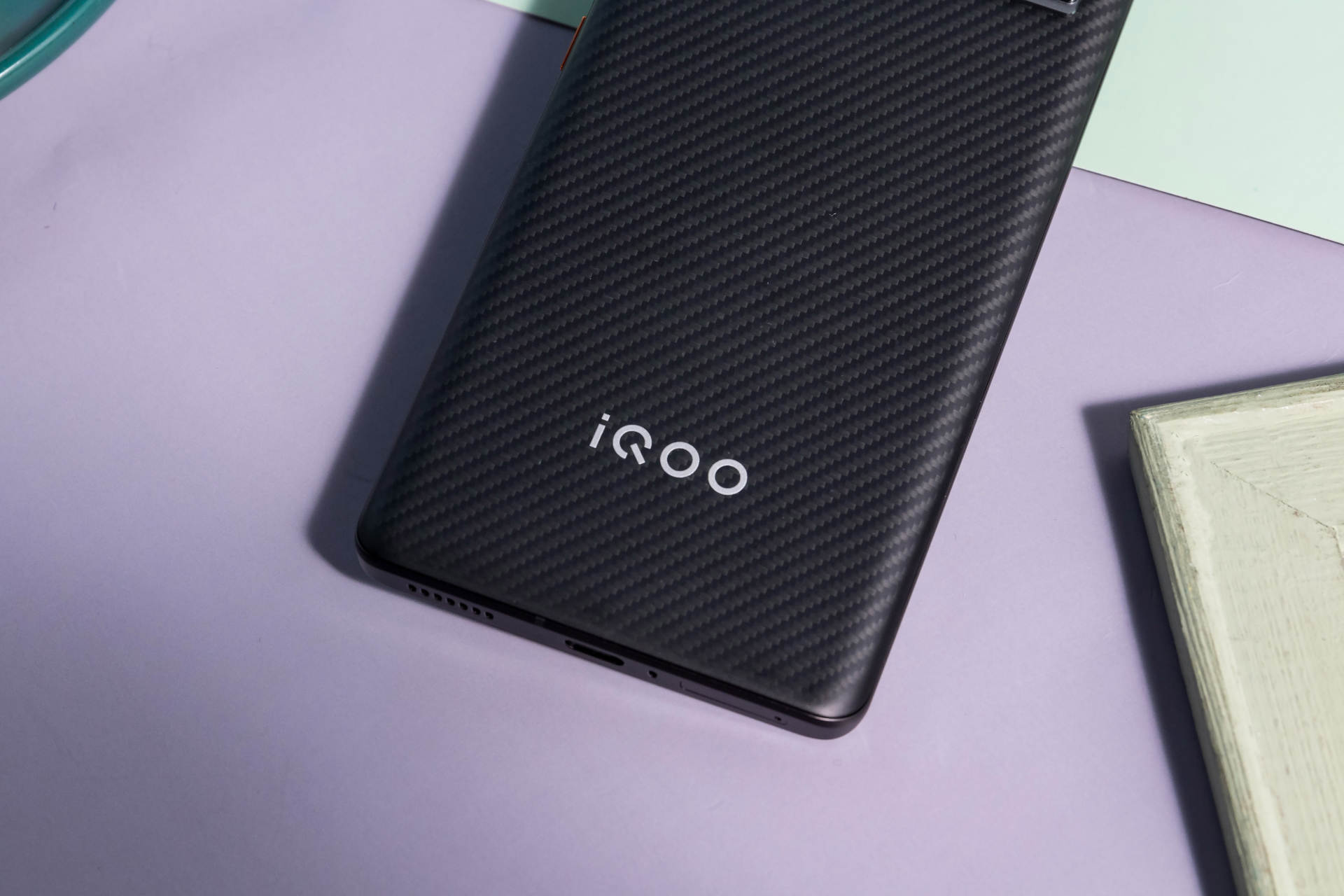 iqoo|全新iQOO 9系列表现升级，带来顶级屏幕，性能更出色