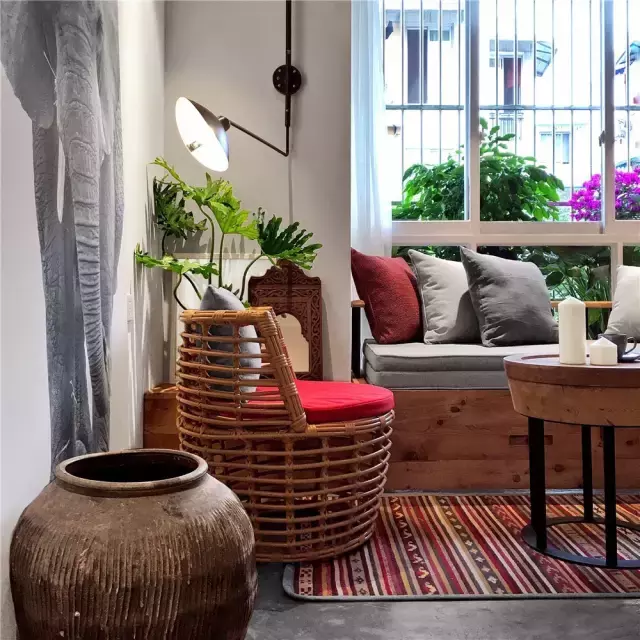 俩夫妻花3万装修38㎡一室一厅,水泥铺地面,自己做家具!