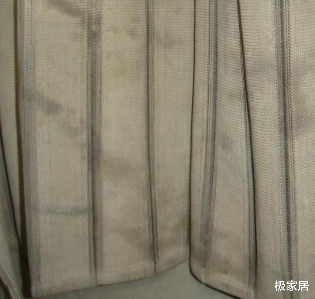 “窗帘”脏了能用洗衣机洗吗?多亏保洁阿姨提醒,难怪越洗越脏