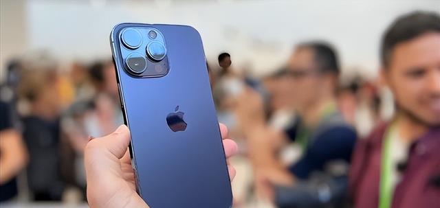 iPhone|iPhone14Pro机身漏电？客服：正常现象，对人没有伤害！