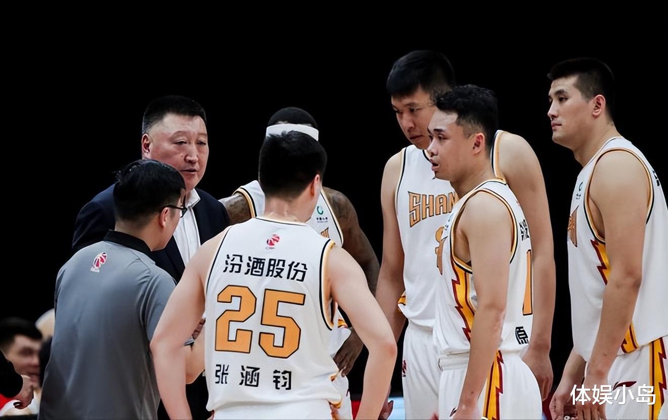 郭艾伦|赵继伟关键失误，山西50秒连得8分，郭艾伦15分爆发
