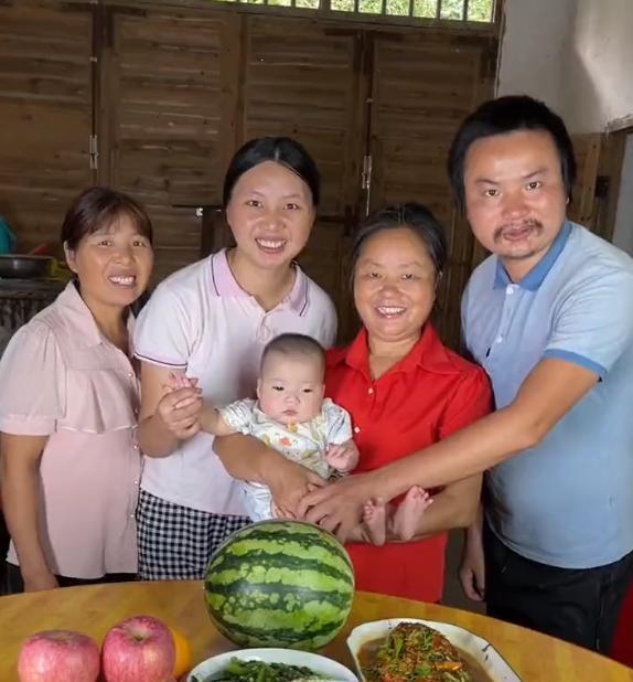 牛爱芳夫妇闹矛盾,婆婆“嘴太碎”惹怒女婿,网友:多管闲事