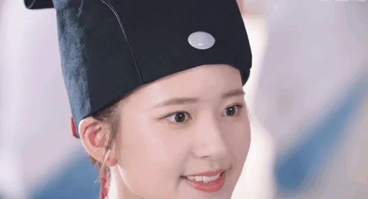 赵露思|噘嘴、瞪眼,五官乱飞,赵露思怎么演了个女傻子?