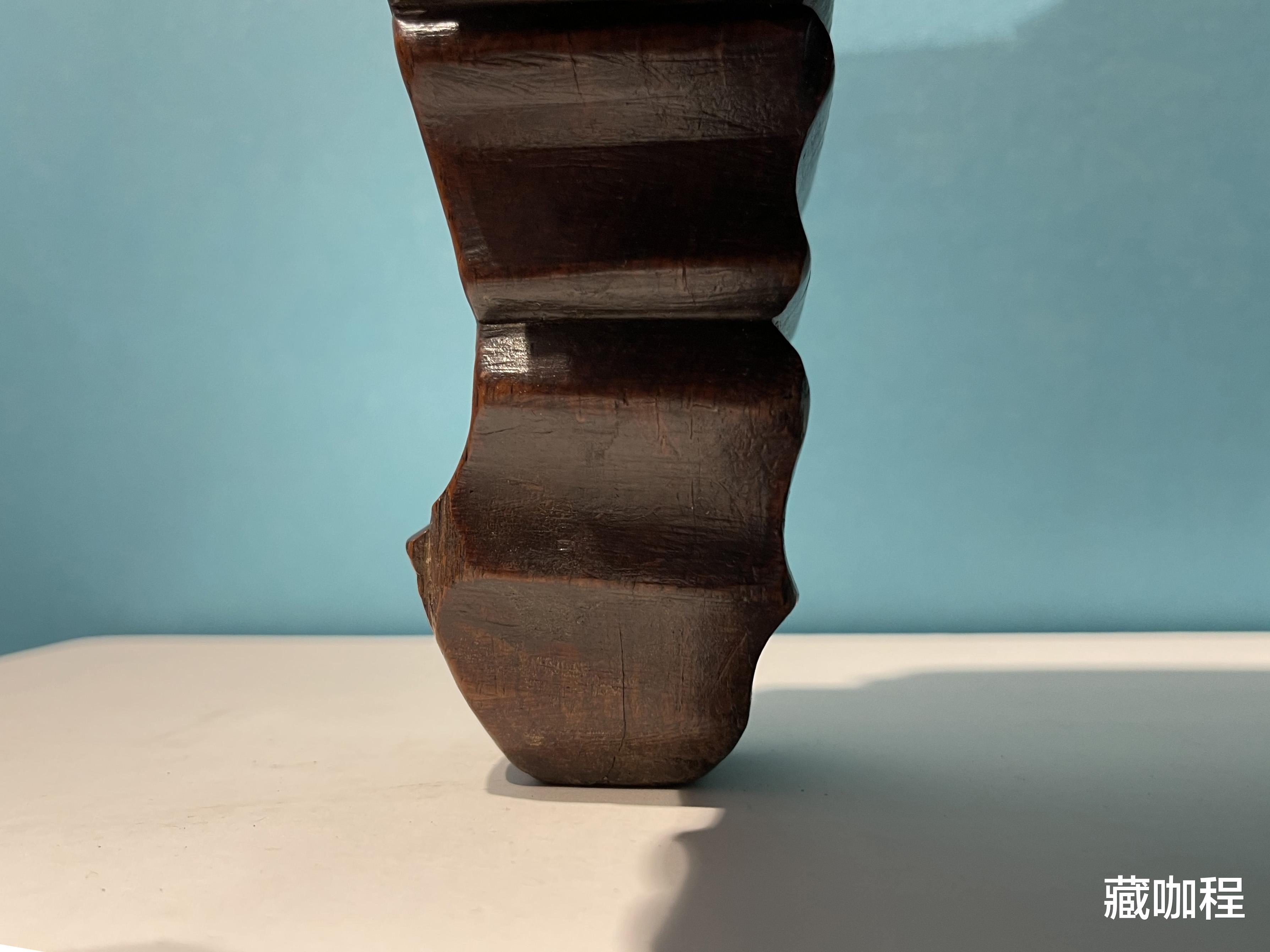 文玩|三弯腿内侧蜿蜒层叠，黄花梨高束腰炕桌上诸多特别