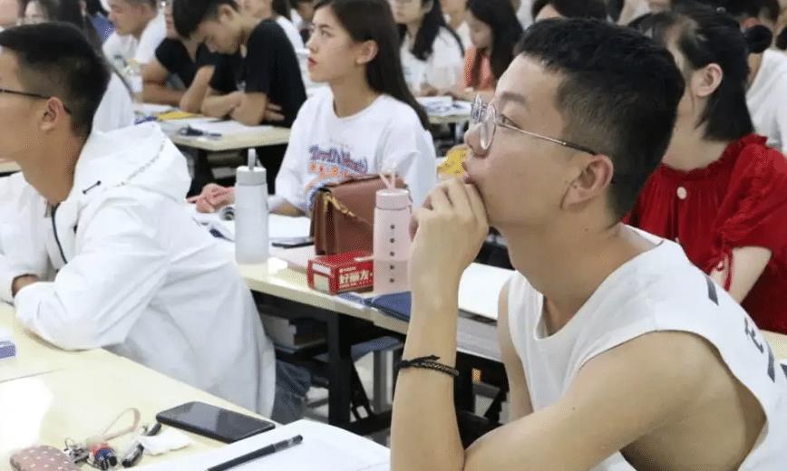 专升本|“对不起，我们不认专升本”，企业招聘门槛升高，专科生何去何从