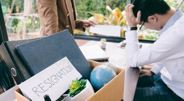 离职|为什么在一个公司待得越久,越不敢轻易离职?论上班族的自我修养