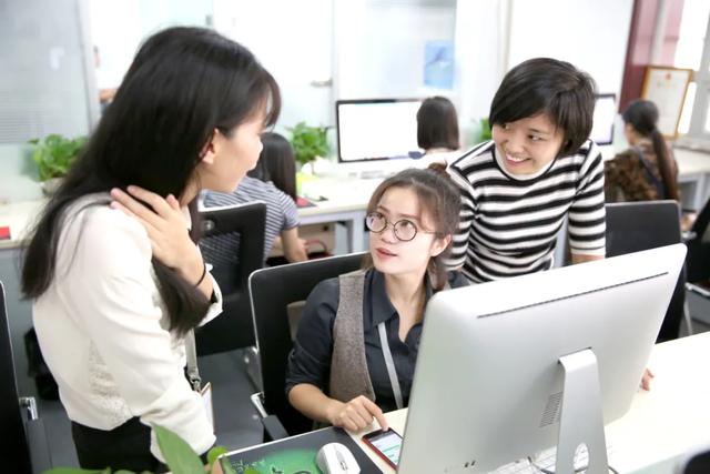 星巴克|他在淘宝给高管做职业规划，离职潮越汹涌他生意越好