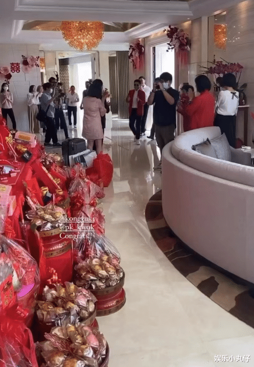 赌王|恭喜!“灯芯绒大王”千金过大礼,男方身家百亿,赌王儿子当伴郎