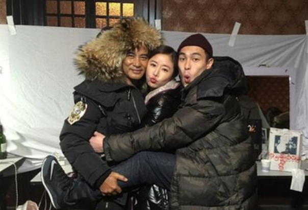 杨祐宁|46岁林心如参加杨祐宁婚礼，拎20万爱马仕包，黑色礼服裙大秀美腿