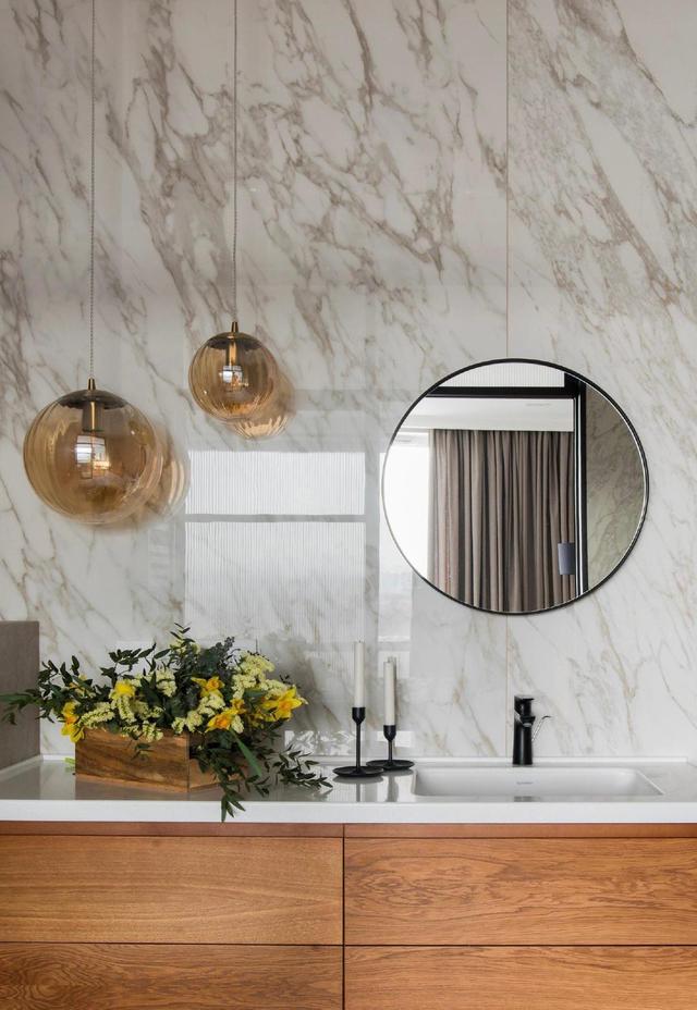 超喜欢米灰配原木色调,带来温暖感受,一家三口的生活和和美美