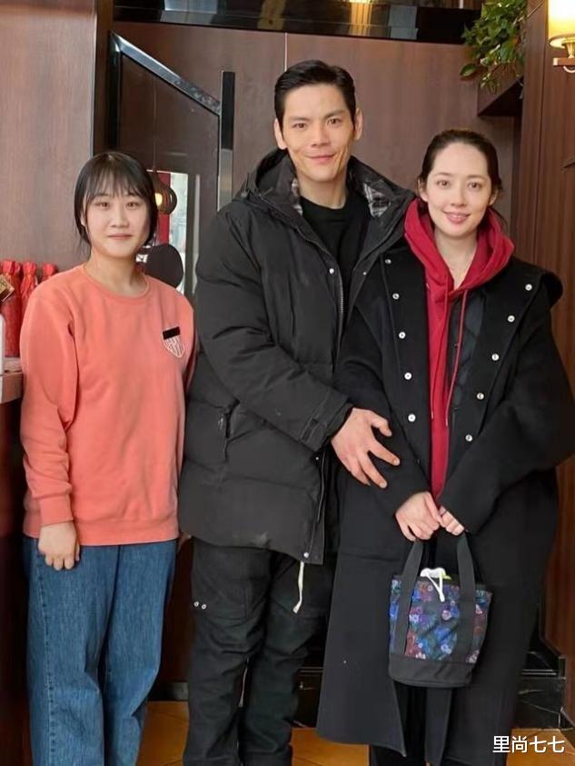 郭碧婷|郭碧婷突然老好多！随老公聚餐不修边幅像大妈，头秃一块没了美感