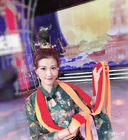 主持人|广东家喻户晓的主持人云菲，40岁的她成为了广东主持界的不老女神