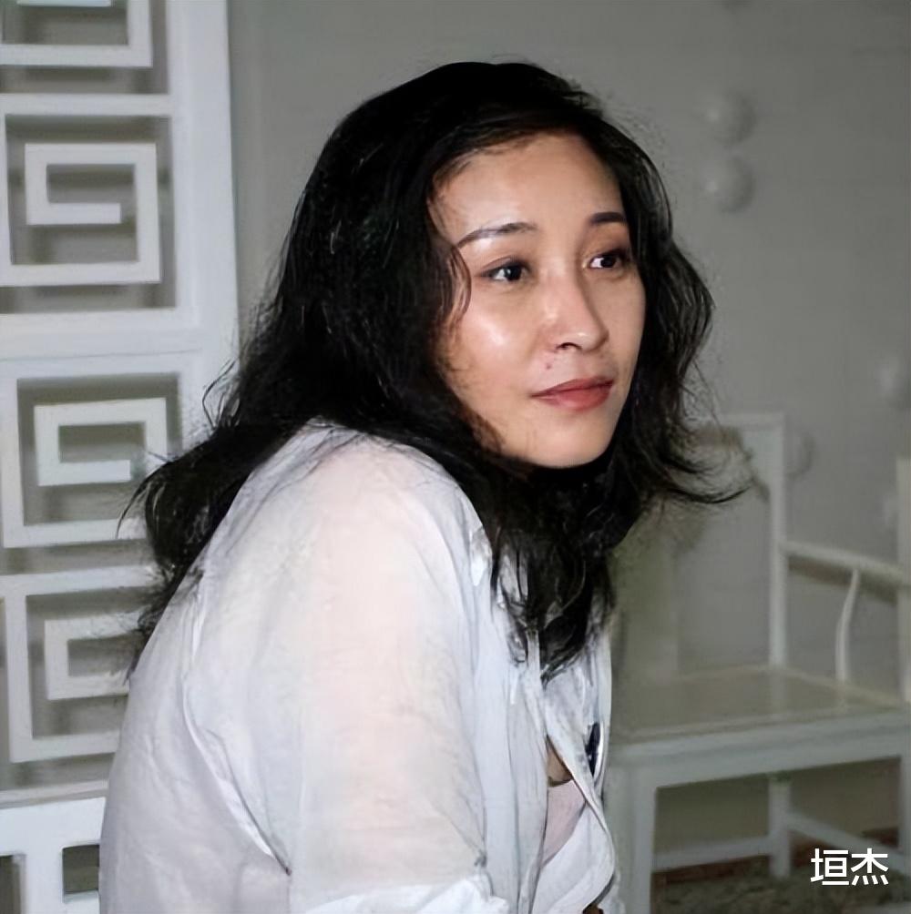 那英|孟桐：对那英一见钟情，顶着非议不离不弃，对继子视如己出，精彩