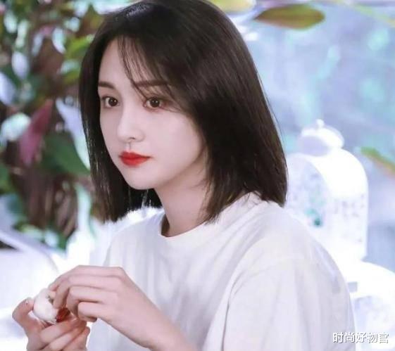 护肤品 洗脸后是用精华液还是爽肤水？怪不得皮肤不好！这样做才是正确的