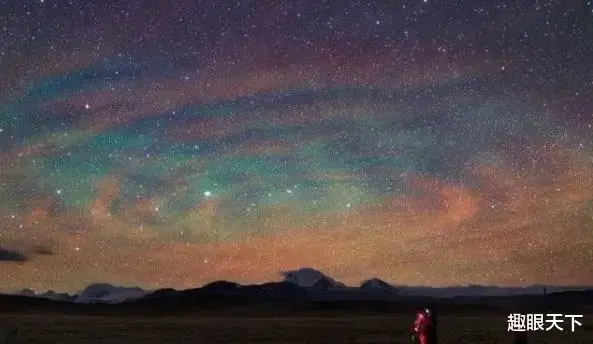 汤加火山喷发数小时后,科学家发现神秘现象,曾在南极出现8年