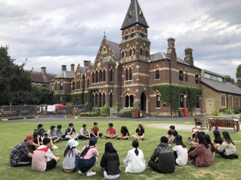 公共服务|牛津招了228人，常春藤八校早申不足100人，英国成留学生首选地