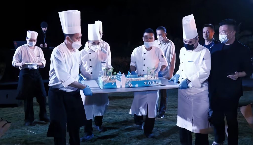 王思聪|小肉安官宣与王思聪恋情，朋友圈高调表白男友，两人共用情侣头像