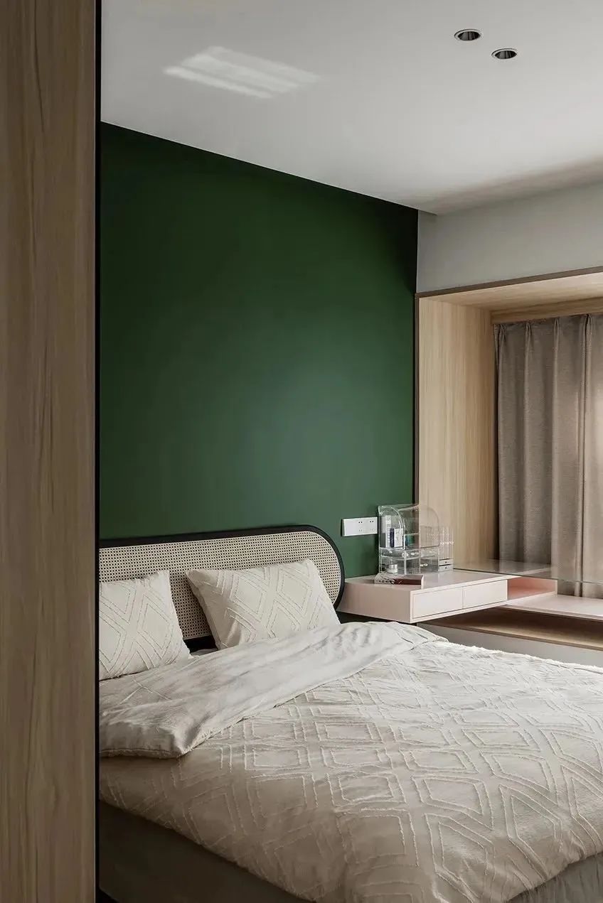 刚完工的117㎡北欧风新房,牛油果绿背景墙好养眼!