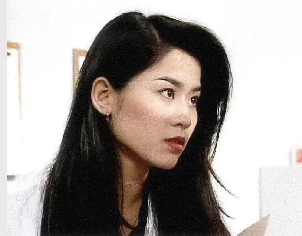 疯狂|“港剧女王”宣萱的清醒,“打”了多少女明星的脸?