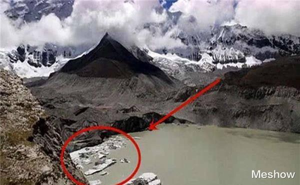 喜马拉雅山“出大事”了?冰雪融化后,湖里发现的东西让人害怕!