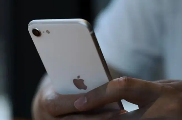 iPhoneSE|从iPhone8开始就支持18W快充，但配的电源适配器，还是五福一安