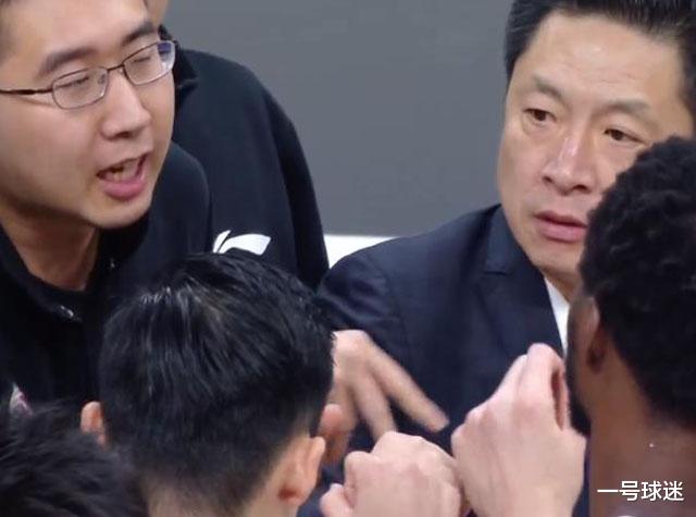 王哲林|7分钟狂轰34-1！李春江奇招奏效，王哲林2节拿19+9，山东教练懵了