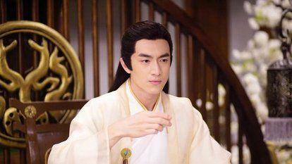 林更新|林更新活动照生图超能打，一双大长腿吸睛十足，好帅一男的