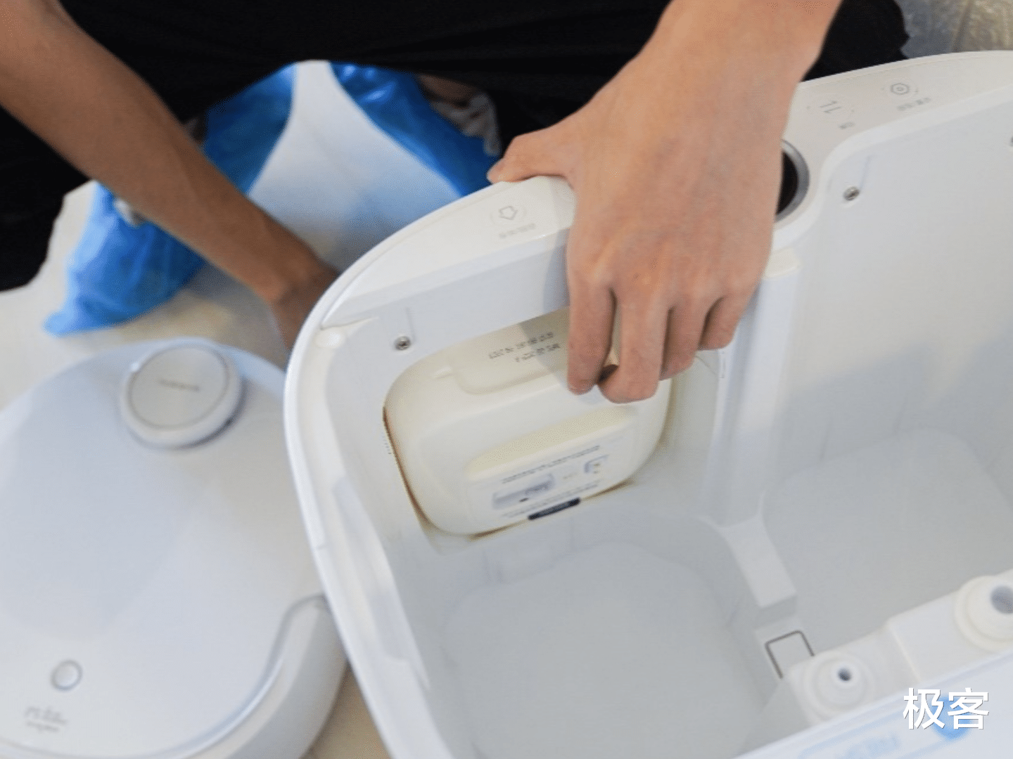 基站|这次换水都省了,让你成为甩手掌柜!云鲸J2扫拖机器人体验