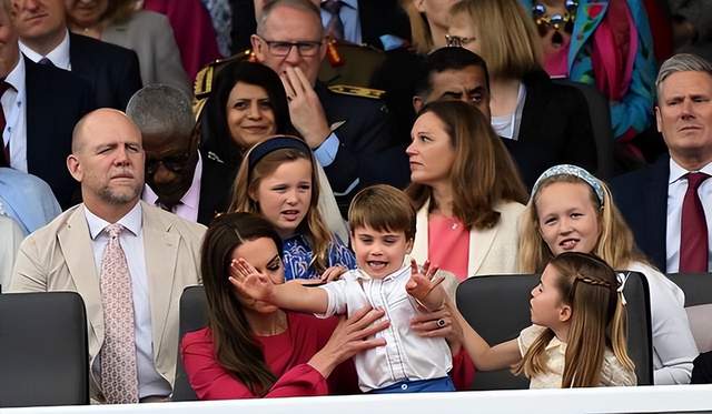 夏洛|女王曾孙女莉娜:拒绝分路易糖果,淘气不输米娅,漂亮可爱如精灵