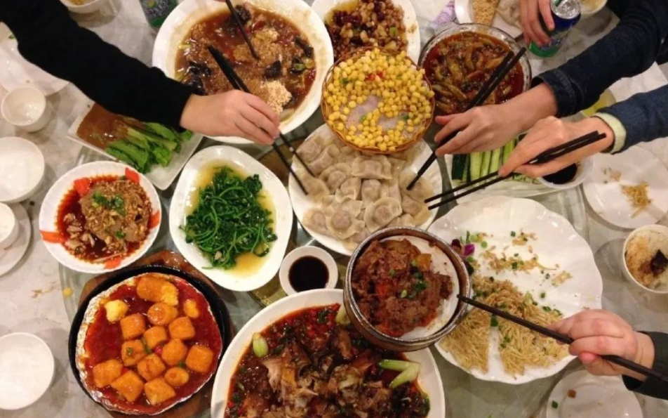 新陈代谢 一天中什么时候吃饭最长肉？想减肥，先选好吃饭时间
