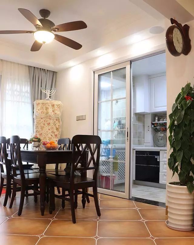 刚装修好的新房,110平一共花了22万,闺蜜说我家卫生间太好看了