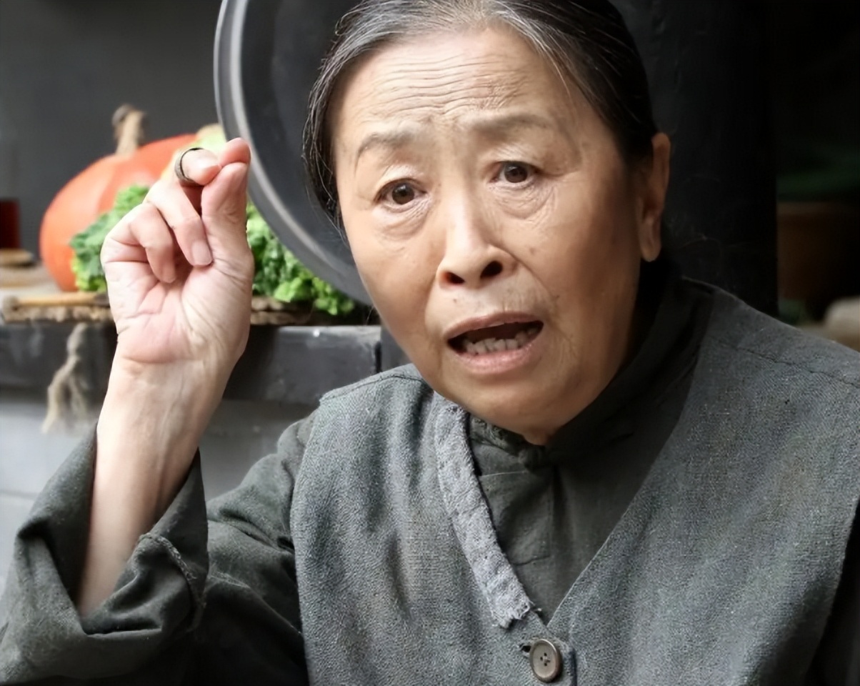 张少华|张少华：逝世一年，丈夫还守着40平的小家，哀念亡妻