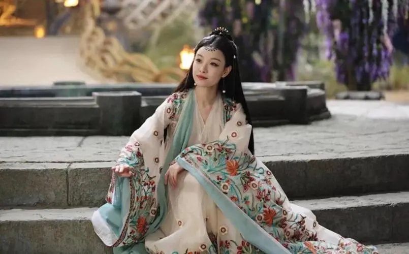 倪妮|娱乐圈5位“腿精”，关晓彤倪妮上榜，莫文蔚给腿买了3千万保险