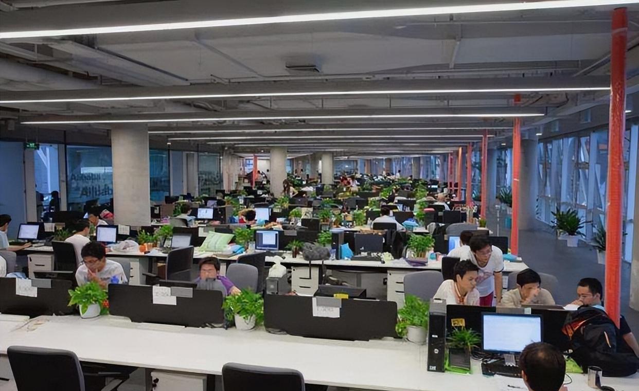 裁员|华为、小米等互联网公司年终岁尾忙裁员，体制内工作才是真的香