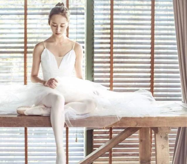 李纯|吴谨言李纯,同为北舞和北电校友,为何现在混得差别如此之大?