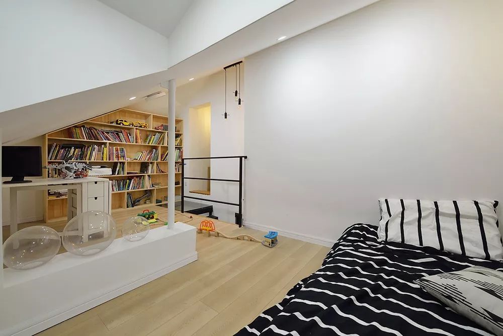 48㎡带阁楼老房改造,一室巧改三室,这设计真服了!