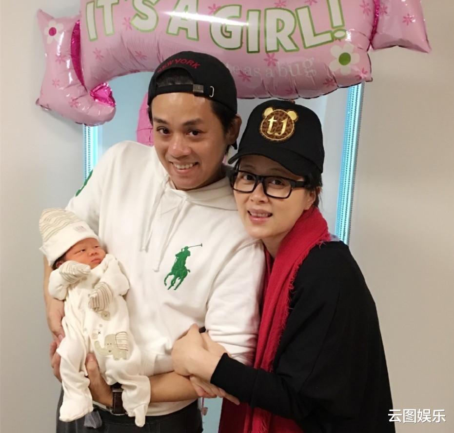 姚乐怡|港星姚乐怡回内地度假！穿泳衣秀身材，泳池里吃甜品喝香槟太惬意