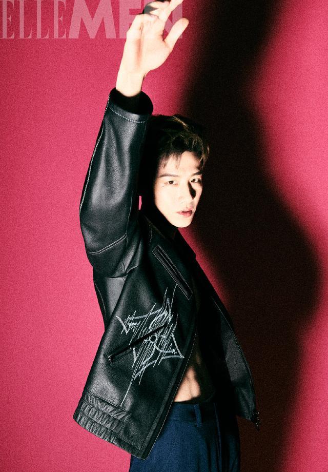 白敬亭|白敬亭登ELLEMEN十月刊封面，生日当天完成五大男刊全满贯，太酷