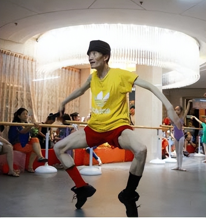 杨丽萍|从杨丽萍的爱徒，到生活要靠学生家长照顾的巨婴，郭冷经历了啥？