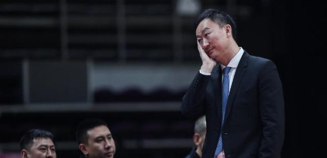 北京首钢队|30天内第6位名帅下课！3000万打赢3个亿的胖胖虎走人首钢抛橄榄枝