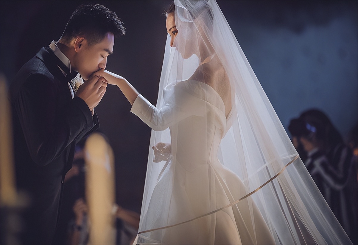 张嘉倪|有种整容叫“嫁人”，这10位女星婚后越来越美，果然恩爱装不出来